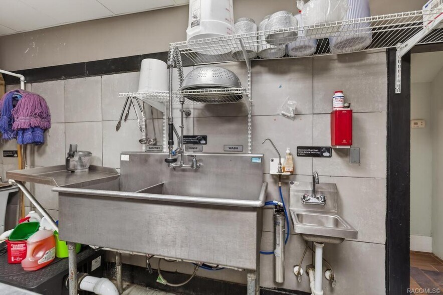 More Photos Of 125 N Main St, Hastings Restaurant For Sale