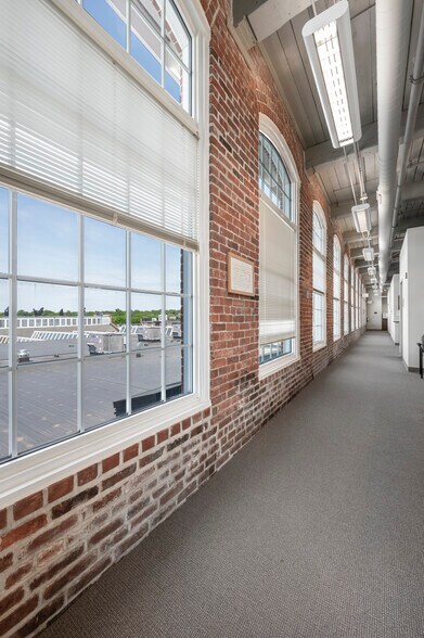 More Photos Of 146-148 W River St, Providence Medical For Lease