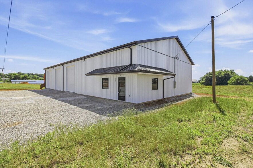 More Photos Of 7565 Happy Valley Rd, Cave City Warehouse For Sale