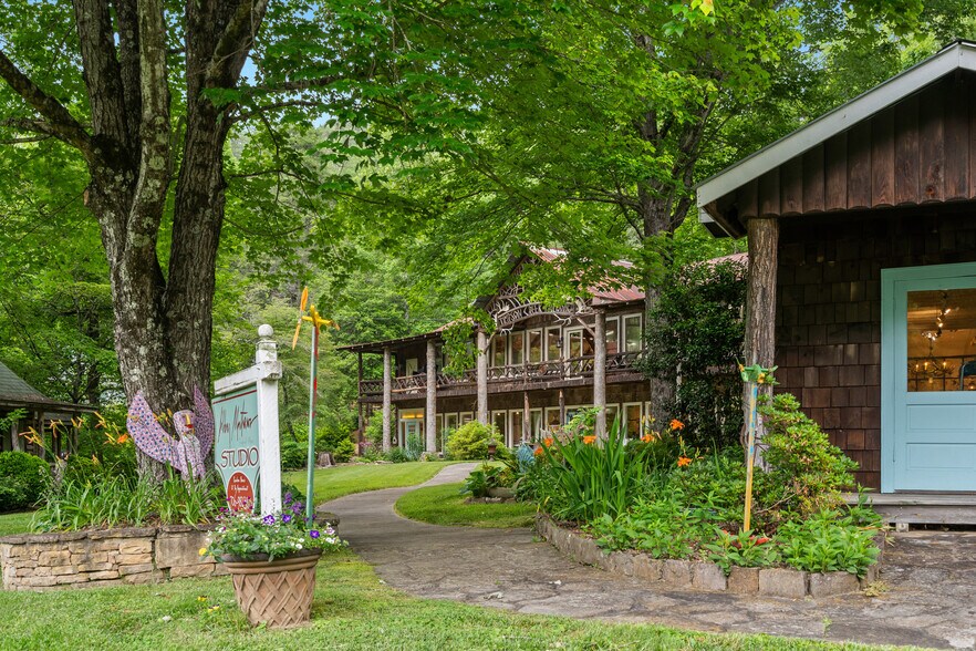 More Photos Of 7142 Highway 76 W, Clayton Storefront For Sale