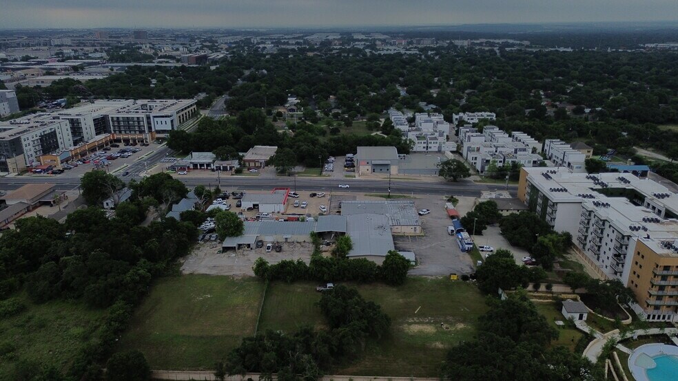 More Photos Of 4712 S Congress Ave, Austin Auto Dealership For Sale