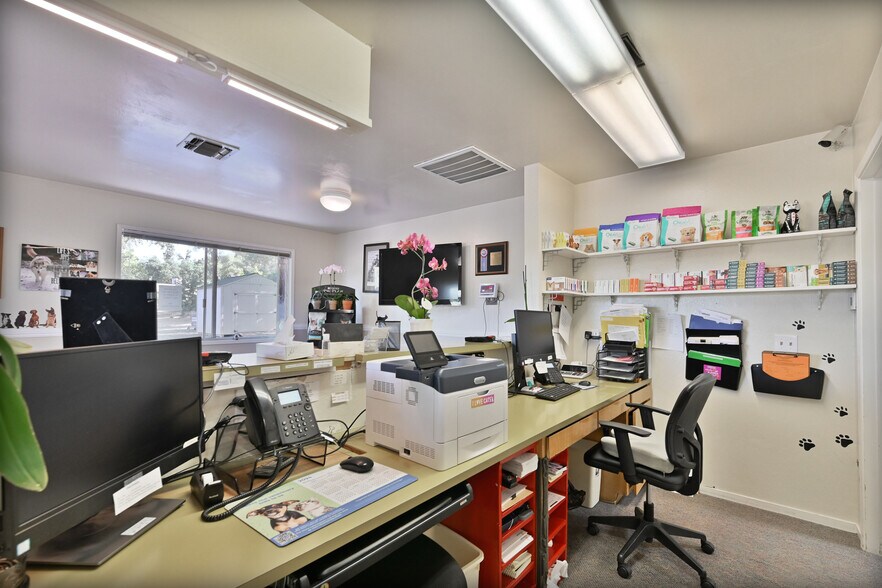 More Photos Of 382 CA-4, Murphys Office For Sale