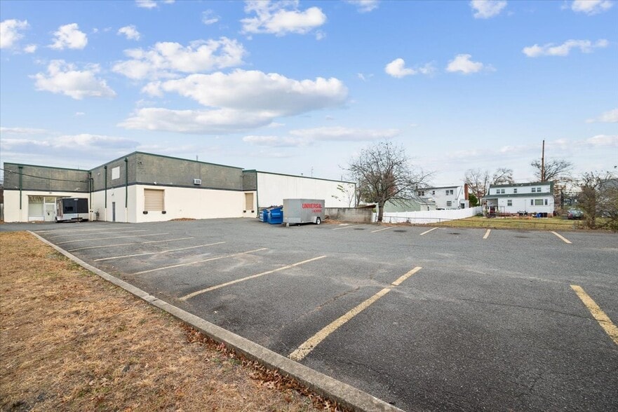 More Photos Of 906 Us Highway 22, Somerville Light Distribution For Lease