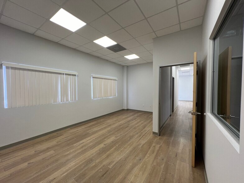 More Photos Of 9016 Fullbright Ave, Chatsworth Warehouse For Lease