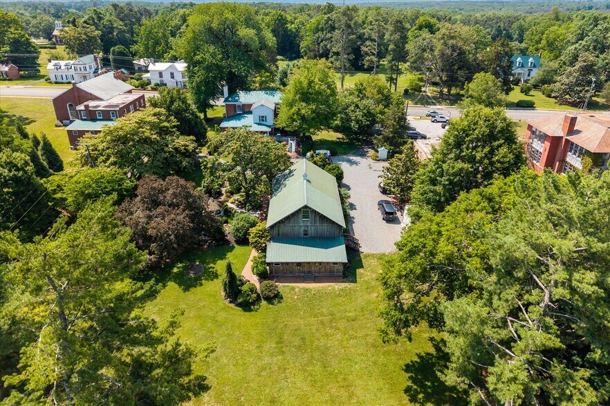 More Photos Of 252 David Bruce Ave, Charlotte Court House Hospitality For Sale