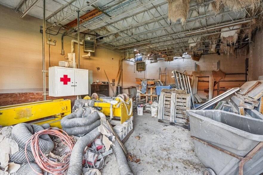 More Photos Of 113 Aileen Rd, Flint Hill Warehouse For Sale