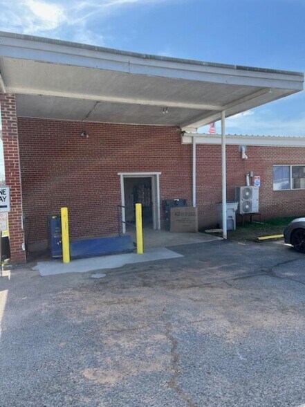 More Photos Of 170 3rd Ave NW, Carbon Hill Post Office For Sale