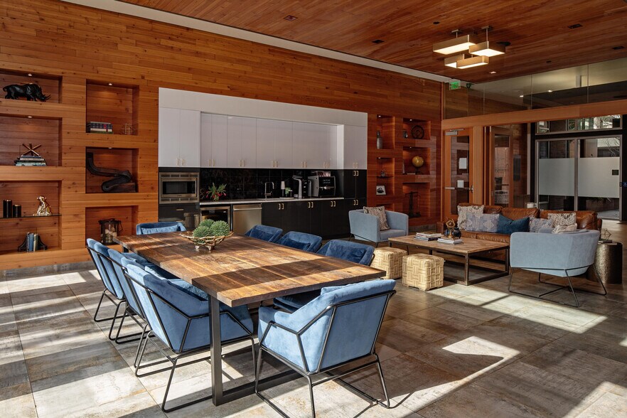 More Photos Of 2240-2250 NW Lovejoy St, Portland Apartments For Lease