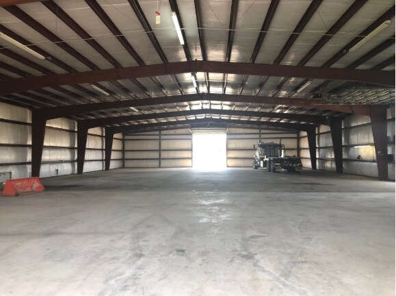 More Photos Of 3016 N Twin City Hwy, Nederland Warehouse For Sale