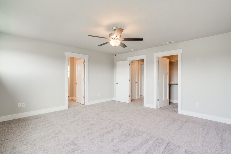 More Photos Of 2924 NW 16th St, Battle Ground Apartments For Sale