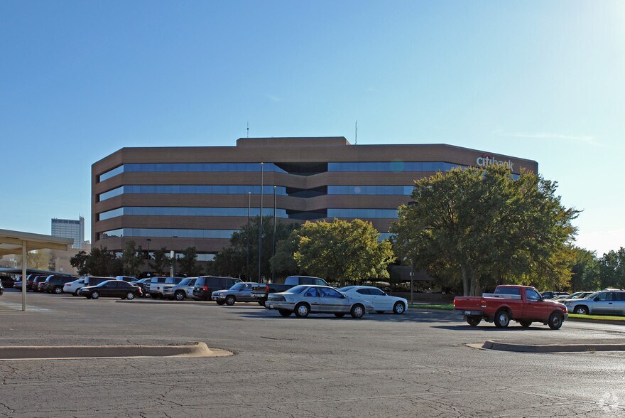 More Photos Of 1004 N Big Spring St, Midland Office For Lease