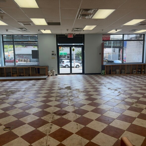 More Photos Of 613-613 Westchester Ave, Bronx Storefront Retail Office For Lease