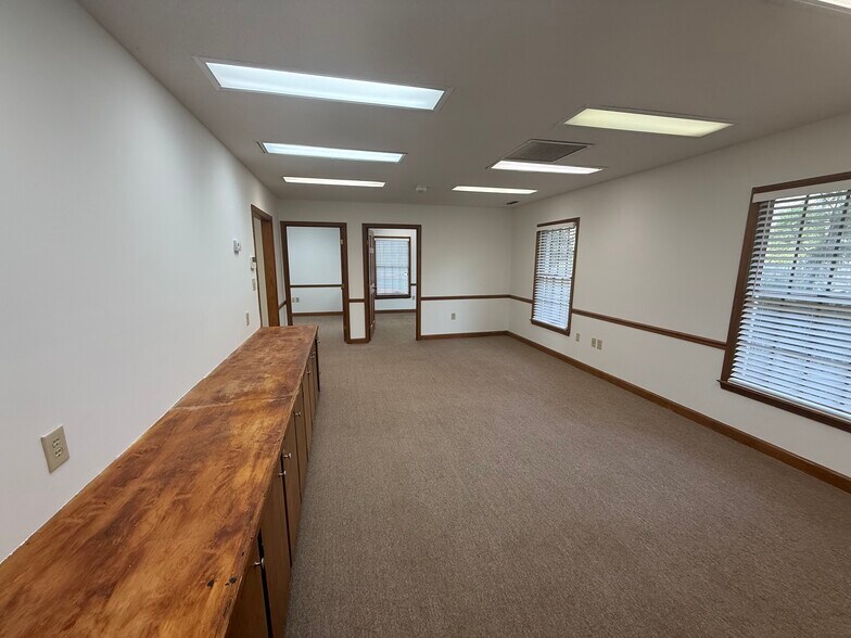 More Photos Of 7316 Wallace Rd, Charlotte Office Residential For Lease