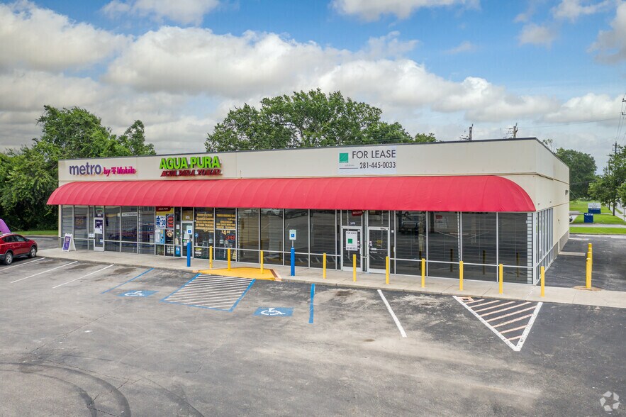 More Photos Of 1563-1575 Little York Rd, Houston Freestanding For Sale