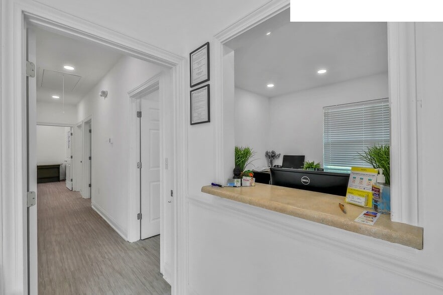 More Photos Of 6100 Greenland Rd, Jacksonville Medical For Sale