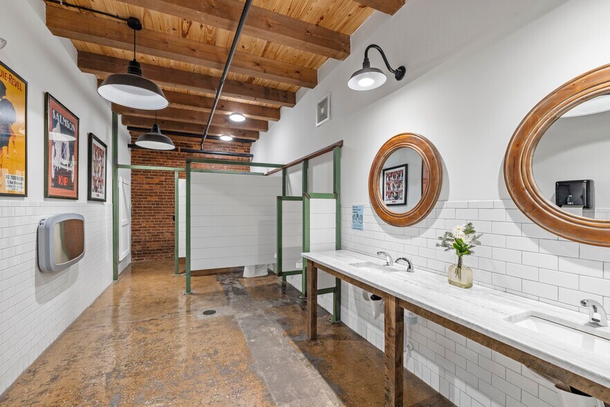 More Photos Of 600 S Broad St, Monroe Manufacturing For Lease