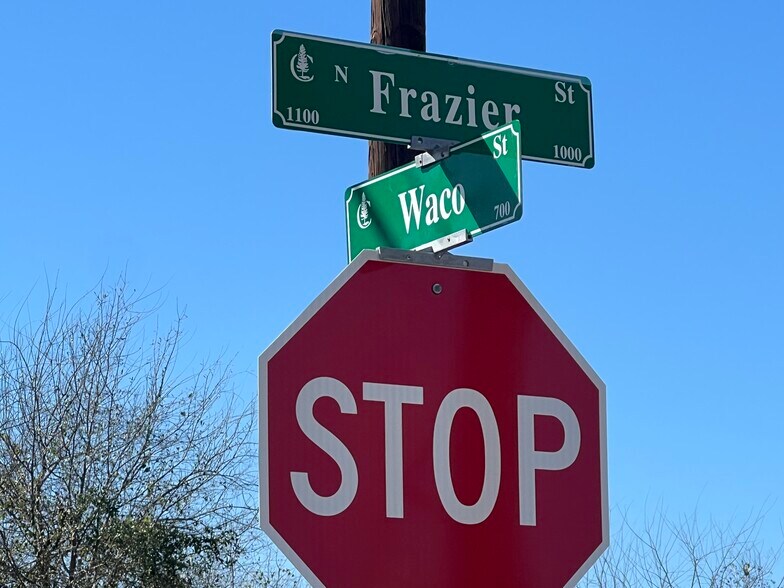 More Photos Of 1112 N Frazier St, Conroe Freestanding For Sale