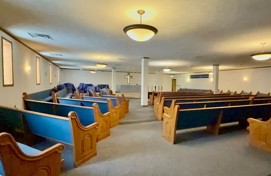 More Photos Of 1819 W Willow St, Lansing Religious Facility For Sale