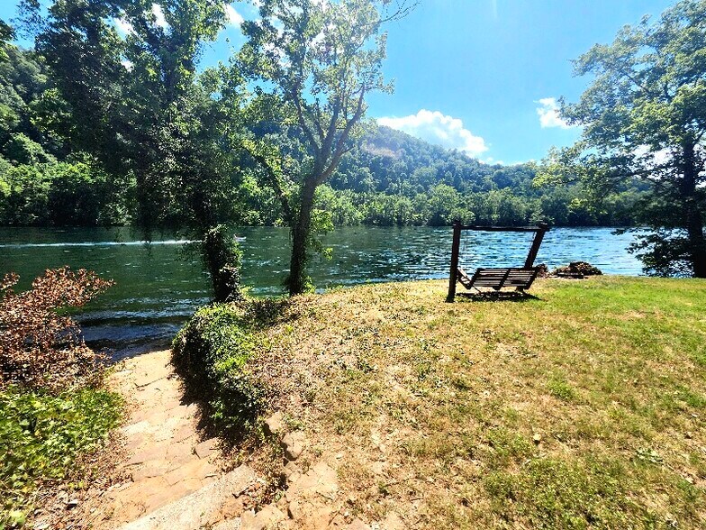 More Photos Of 469 River Rd, Lakeview Trailer Camper Park For Sale