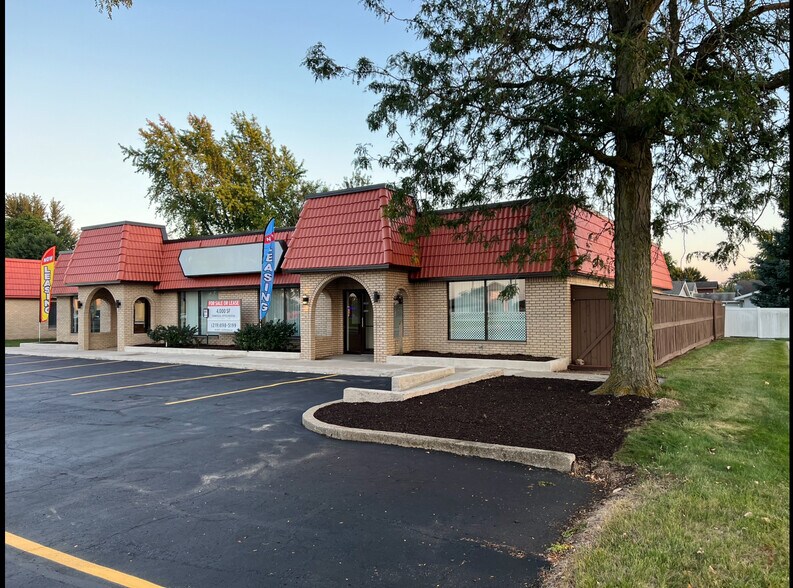 More Photos Of 870 Richard Rd, Dyer Freestanding For Lease