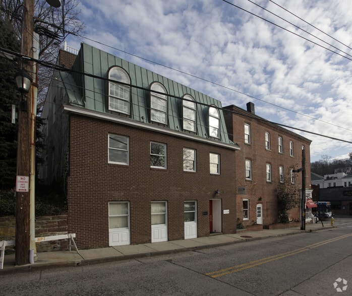 More Photos Of 39 Main St, Northport Office For Lease