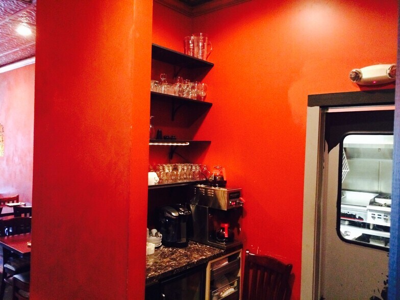 More Photos Of 23-25 N Pleasant St, Amherst Storefront Retail Office For Lease