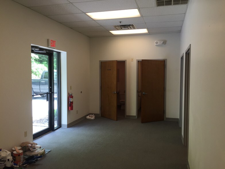 More Photos Of 15 Little Brook Ln, Newburgh Warehouse For Lease