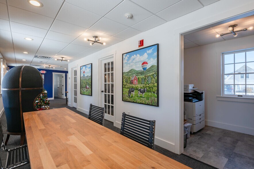 More Photos Of 2 Ash St, Hollis Office For Sale