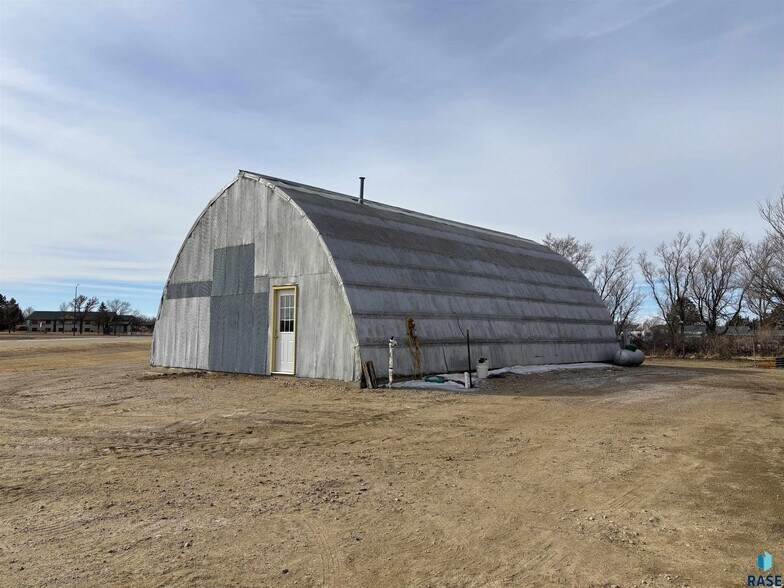 More Photos Of 1603 N Broadway Ave, Miller Industrial For Sale