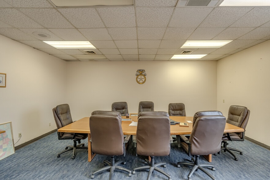 More Photos Of 1100 Basin Ave, Bismarck Flex For Sale