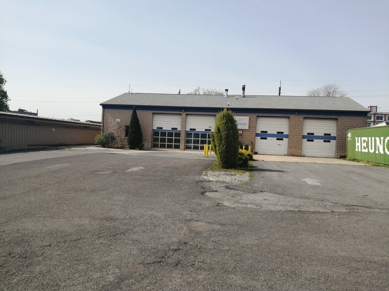 More Photos Of 120 Church St, Hagerstown Auto Repair For Sale