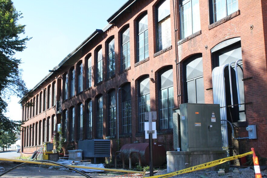 More Photos Of 539 Norwich Ave, Norwich Manufacturing For Lease