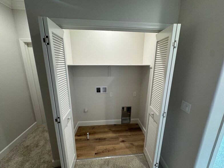 More Photos Of 116 Bundeson Dr, Hollister Apartments For Sale