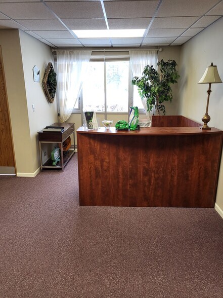 More Photos Of 302 W Campbell St, Arlington Heights Office For Sale