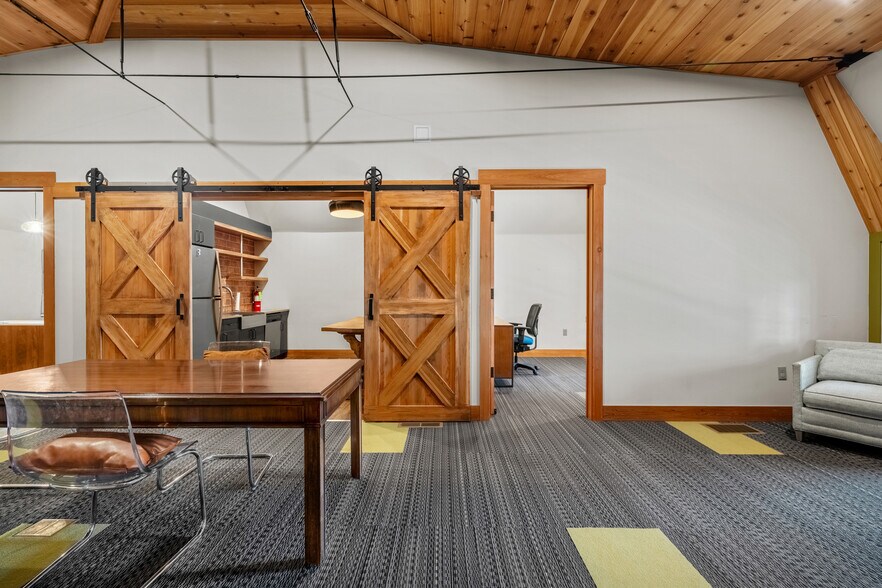 More Photos Of 720 Poyntz Ave, Manhattan Office For Sale