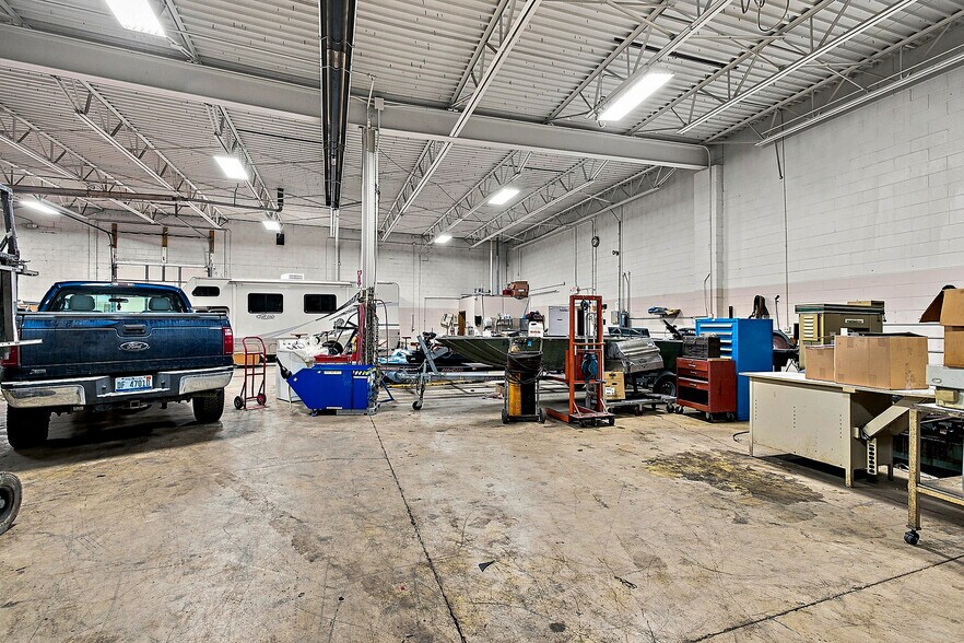 More Photos Of 44468 Reynolds Dr, Clinton Township Manufacturing For Sale