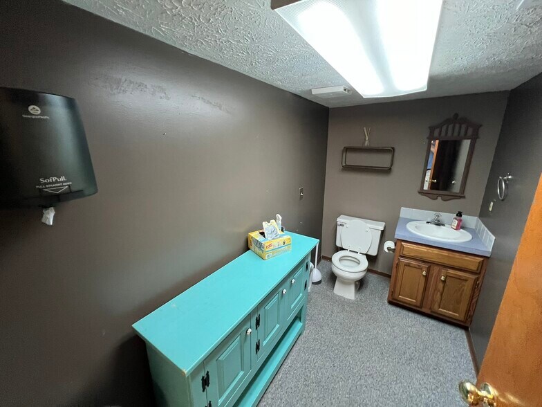 More Photos Of 8433 Cleveland Ave NW, Canton General Retail For Sale