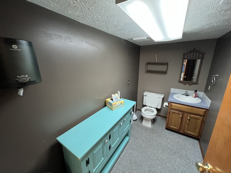 More Photos Of 8433 Cleveland Ave NW, Canton General Retail For Sale