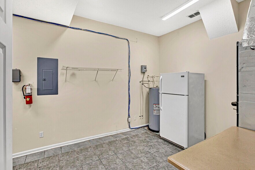 More Photos Of 803 3rd St N, Jacksonville Beach Storefront Retail Residential For Sale