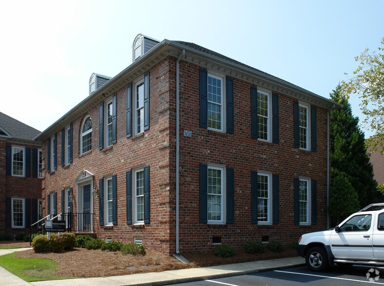 Primary Photo Of 576 Executive Pl, Fayetteville Office For Lease