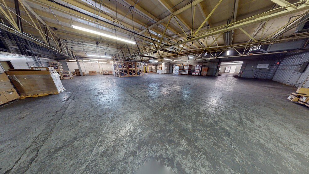 More Photos Of 35 Rose Morrow Rd, Wantage Manufacturing For Sale