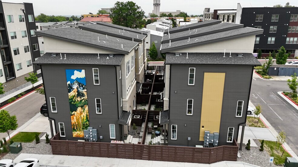 More Photos Of 2900 W Parkside Pl, Denver Apartments For Sale