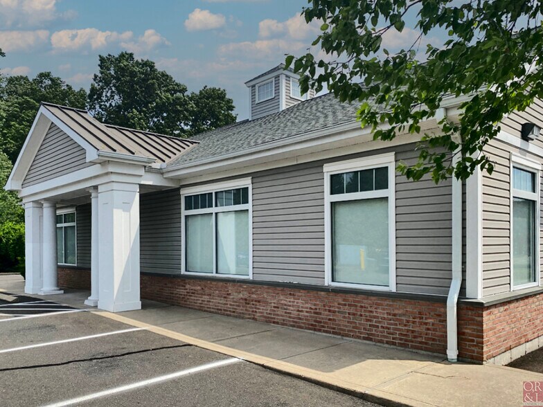 More Photos Of 129 New Britain Ave, Plainville Bank For Lease