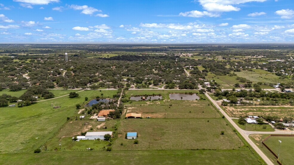 More Photos Of 1551 N Windy Knoll Dr, Devine Land For Sale