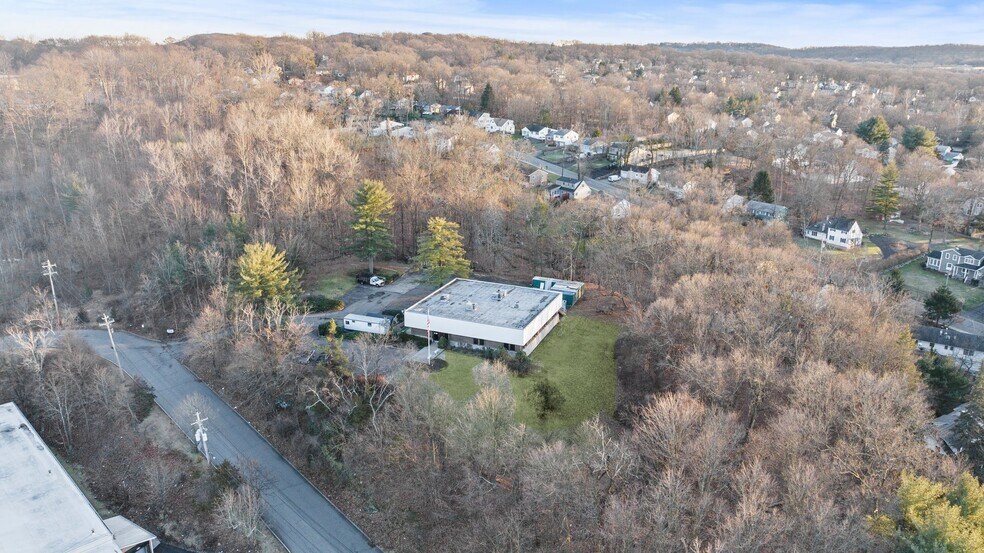 More Photos Of 6 Raritan Rd, Oakland Warehouse For Sale