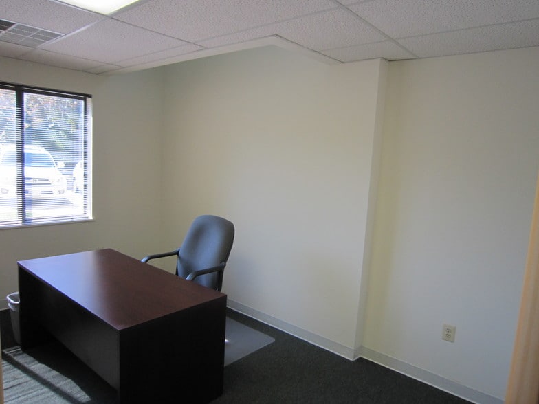 More Photos Of 849 Quince Orchard Blvd, Gaithersburg Medical For Lease