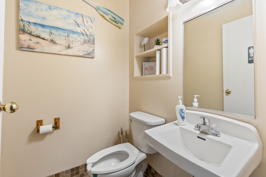 More Photos Of 260 S Marion Ave, Lake City Medical For Lease