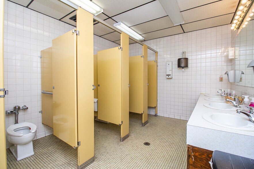 More Photos Of 31117 Plymouth Rd, Livonia Lodge Meeting Hall For Sale