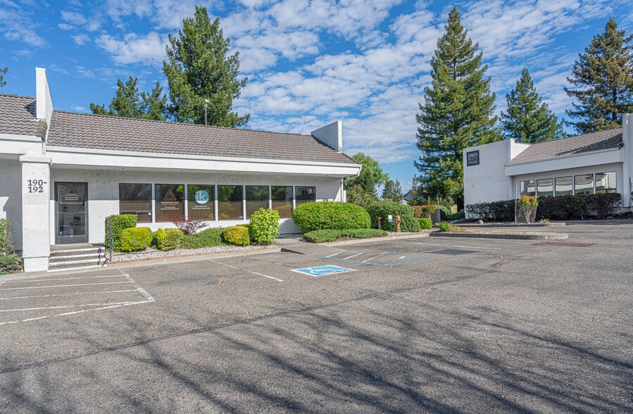 More Photos Of 190-196 Wikiup Dr, Santa Rosa Medical For Lease