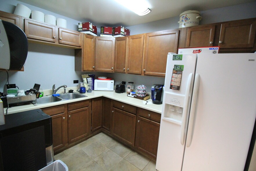 More Photos Of 94-405 Maikoiko St, Waipahu Warehouse For Lease